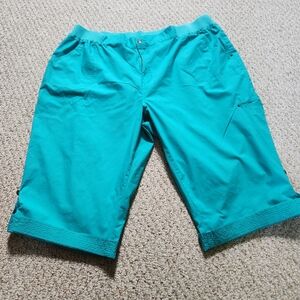 Women's Capri's
